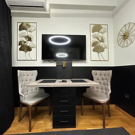 Waterfront Lux Apartment